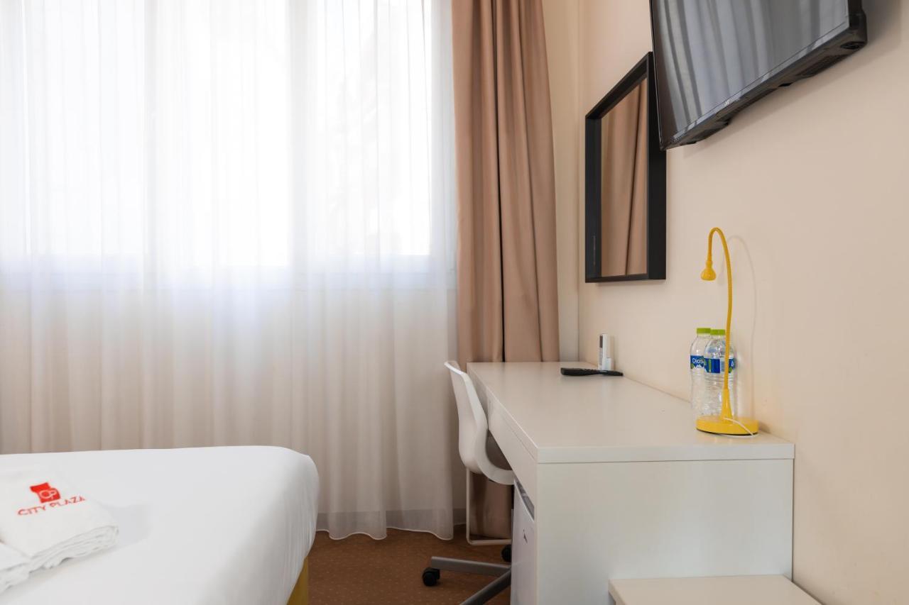 City Plaza Apartments & Rooms Солун Екстериор снимка