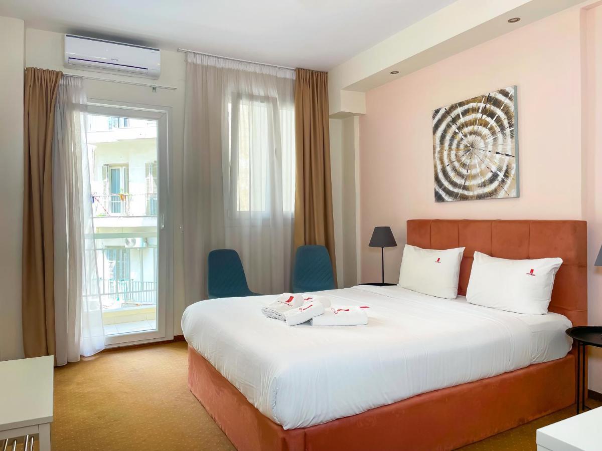 City Plaza Apartments & Rooms Солун Екстериор снимка