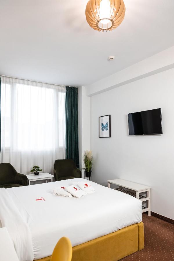City Plaza Apartments & Rooms Солун Екстериор снимка
