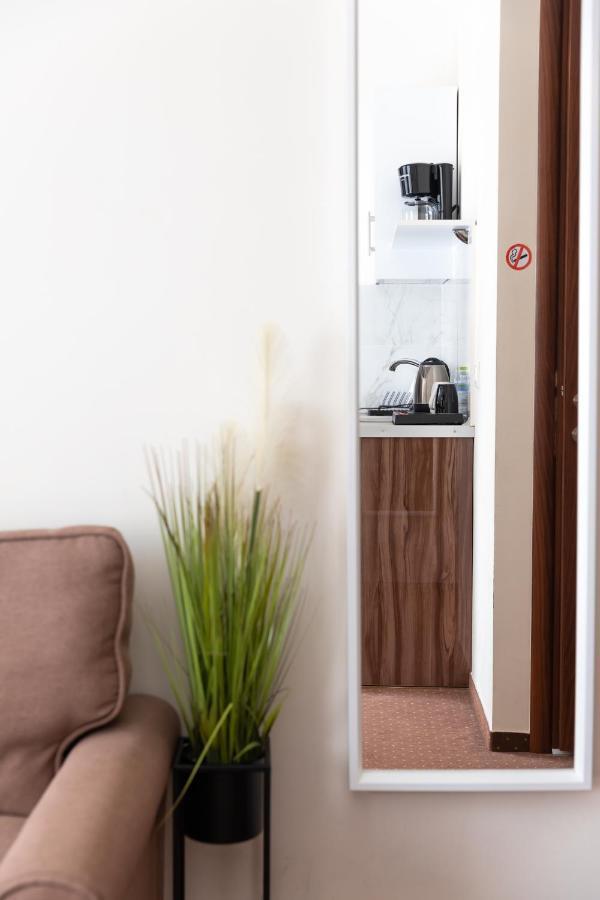 City Plaza Apartments & Rooms Солун Екстериор снимка